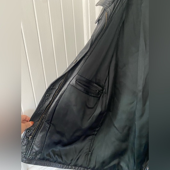 Vintage Italian leather jacket - Picture 10 of 11